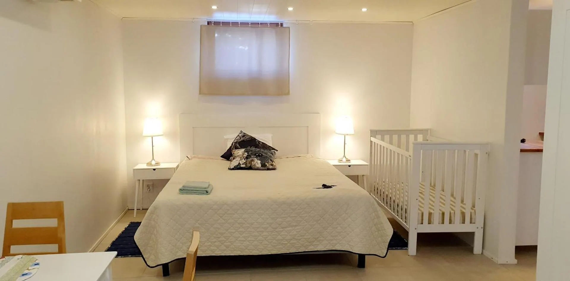 Apartment Two Room 54M2 Apt, Wifi, Free Parking, Terrace, Near Central Park Helsinki